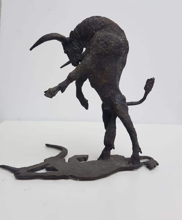 Mirsad Herenda Stier mit Schatten Skulptur aus Bronze 20 x 20 x 14 cm Unikat