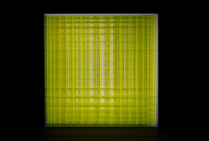 Klaus Joas Wandobjekt, Gitter Gelb Lichtverstärkendes Acrylglas 50 x 50 x 10 cm Unikat