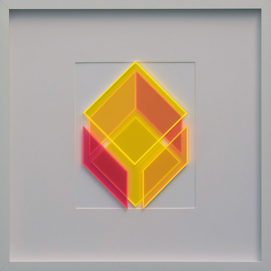 Klaus Joas, KUB 3D III, 2022, Lichtverstärkendes Acrylglas, 52,5 x 52,5 cm, Unikat