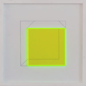 Klaus Joas, Trio C, 2022, Lichtverstärkendes Acrylglas 29,5 x 29,5 cm, Unikat